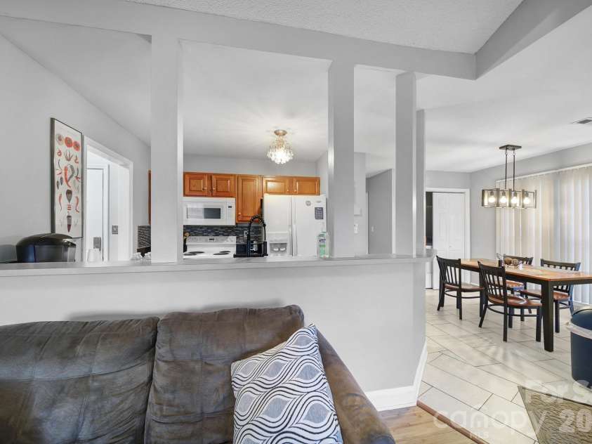 713 Pesca Lane, Matthews, NC 28104.  MLS# CAR4431408, YatesRealty ID 54821. 