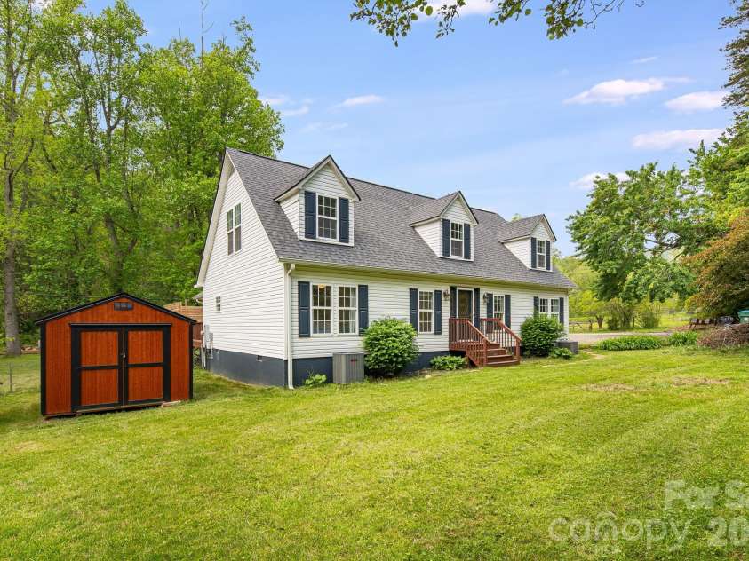 101 McFalls Road, Asheville, NC 28805.  MLS# CAR4430481, YatesRealty ID 54822. 