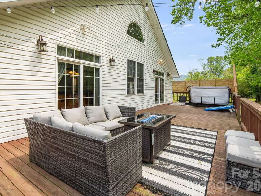 101 McFalls Road, Asheville, NC 28805.  MLS# CAR4430481, YatesRealty ID 54822. 