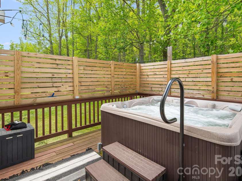 101 McFalls Road, Asheville, NC 28805.  MLS# CAR4430481, YatesRealty ID 54822. 