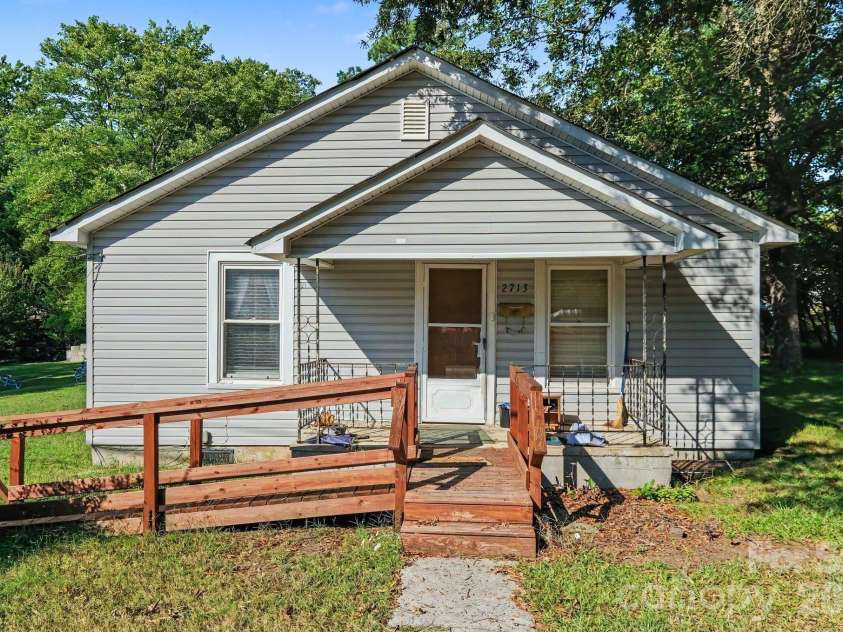 2713 Glendale Avenue, Kannapolis, NC 28081.  MLS# CAR4430844, YatesRealty ID 54825. 