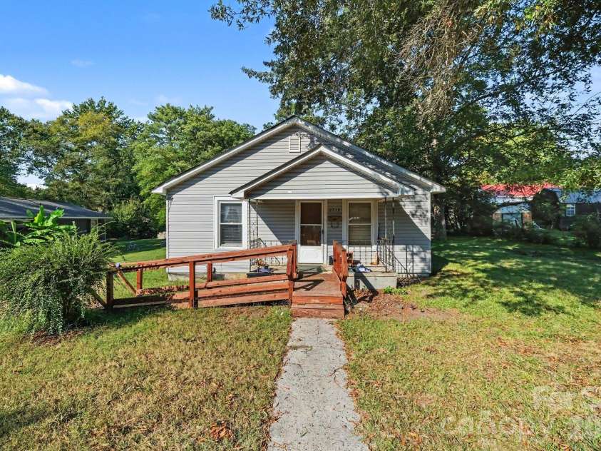2713 Glendale Avenue, Kannapolis, NC 28081.  MLS# CAR4430844, YatesRealty ID 54825. 