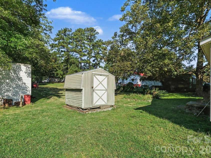 2713 Glendale Avenue, Kannapolis, NC 28081.  MLS# CAR4430844, YatesRealty ID 54825. 