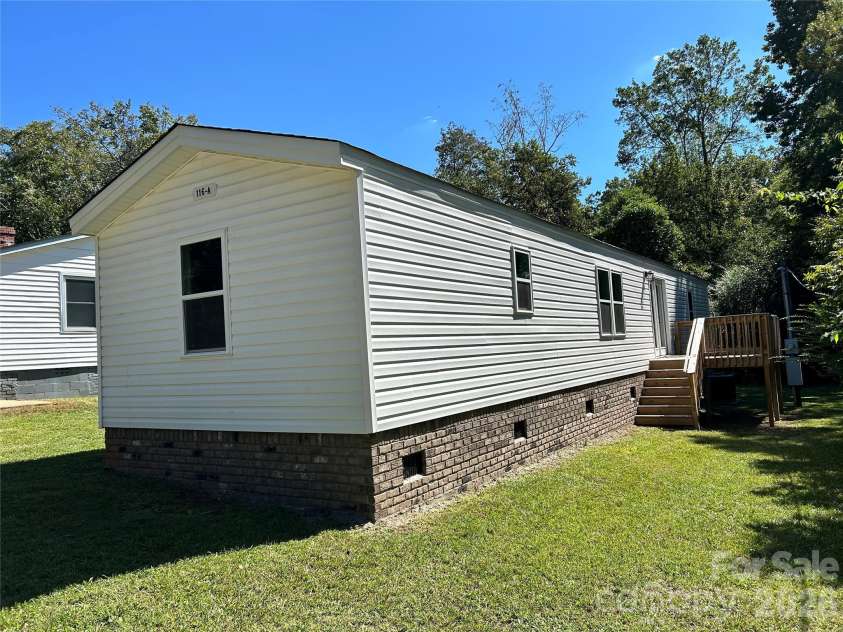 116 Washington Street, York, SC 29745.  MLS# CAR4429947, YatesRealty ID 54826. Right Side Veiw