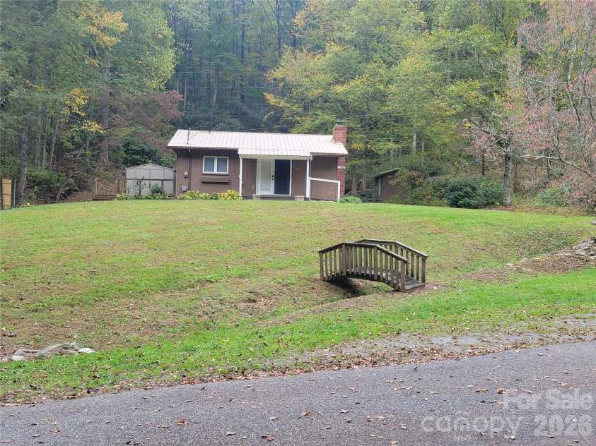 1061 Caldwell Drive, Maggie Valley, NC 28751.  MLS# CAR4429687, YatesRealty ID 54829. 