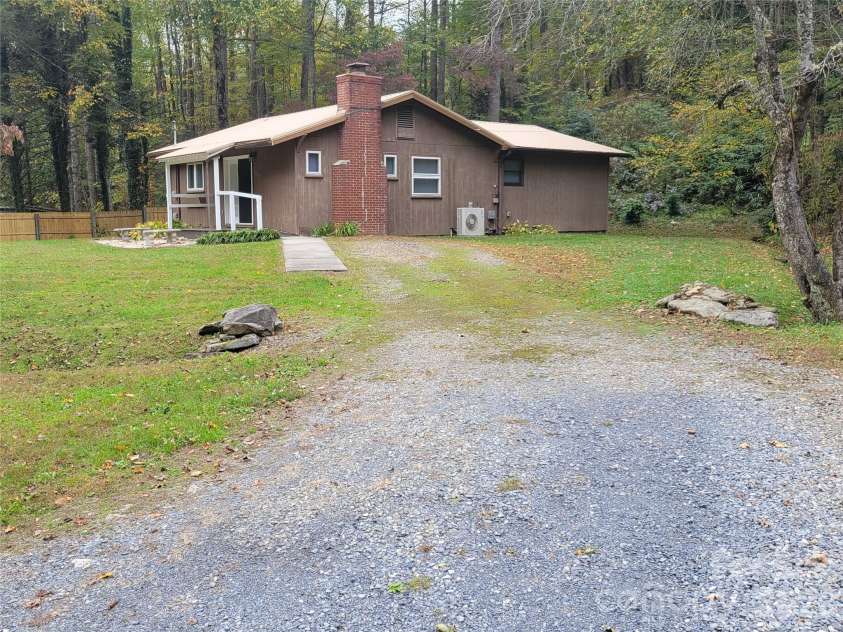 1061 Caldwell Drive, Maggie Valley, NC 28751.  MLS# CAR4429687, YatesRealty ID 54829. 