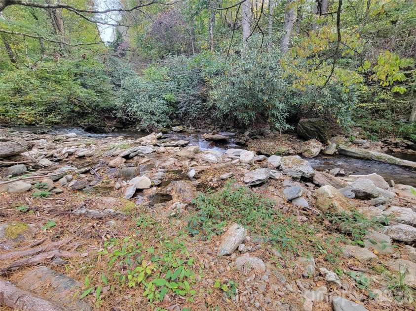 1061 Caldwell Drive, Maggie Valley, NC 28751.  MLS# CAR4429687, YatesRealty ID 54829. 