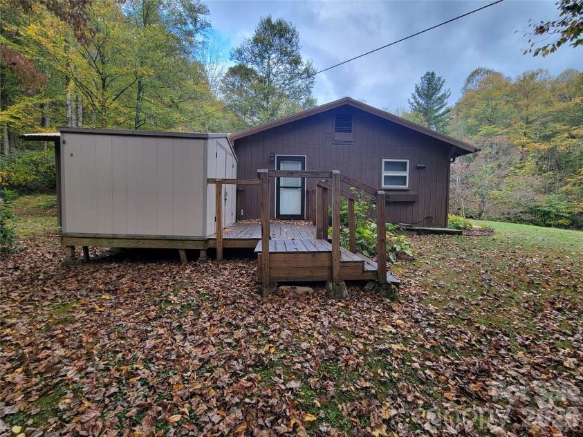 1061 Caldwell Drive, Maggie Valley, NC 28751.  MLS# CAR4429687, YatesRealty ID 54829. 