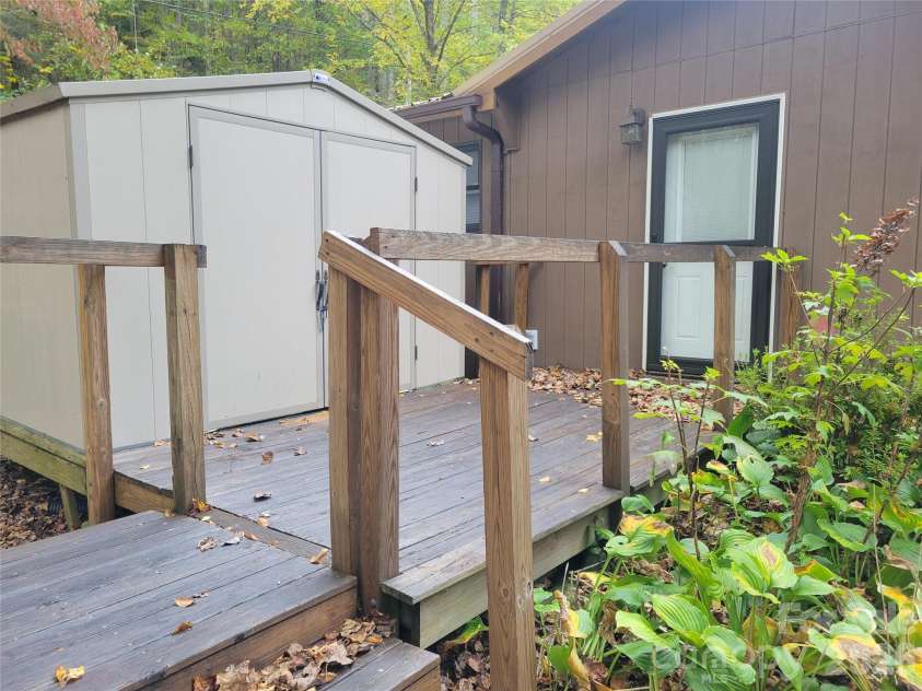 1061 Caldwell Drive, Maggie Valley, NC 28751.  MLS# CAR4429687, YatesRealty ID 54829. 