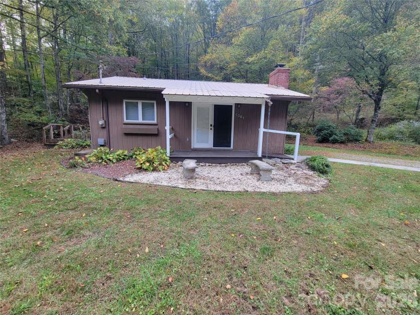 1061 Caldwell Drive, Maggie Valley, NC 28751.  MLS# CAR4429687, YatesRealty ID 54829. 