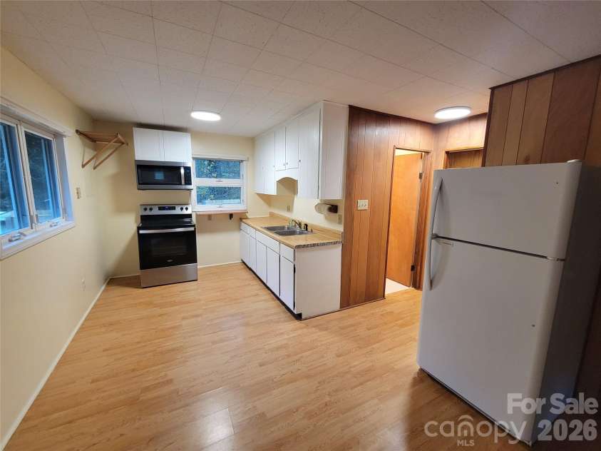 1061 Caldwell Drive, Maggie Valley, NC 28751.  MLS# CAR4429687, YatesRealty ID 54829. 