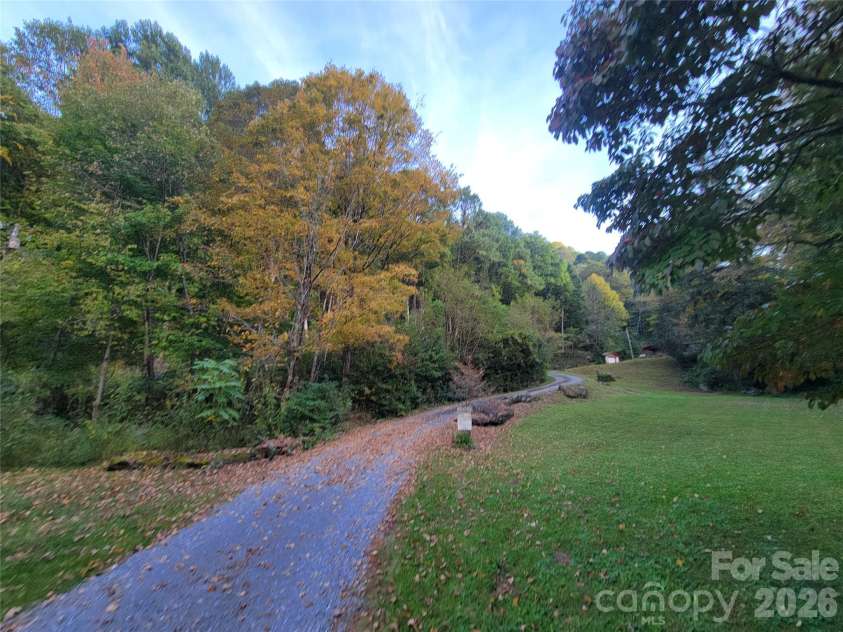 1061 Caldwell Drive, Maggie Valley, NC 28751.  MLS# CAR4429687, YatesRealty ID 54829. 