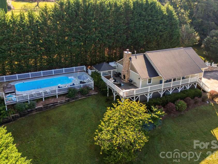 29 Miranda Knoll, Leicester, NC 28748.  MLS# CAR4431431, YatesRealty ID 54830. 