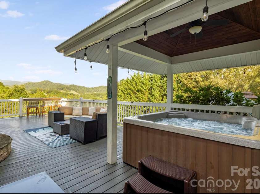 29 Miranda Knoll, Leicester, NC 28748.  MLS# CAR4431431, YatesRealty ID 54830. 
