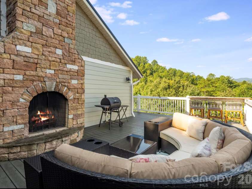 29 Miranda Knoll, Leicester, NC 28748.  MLS# CAR4431431, YatesRealty ID 54830. 