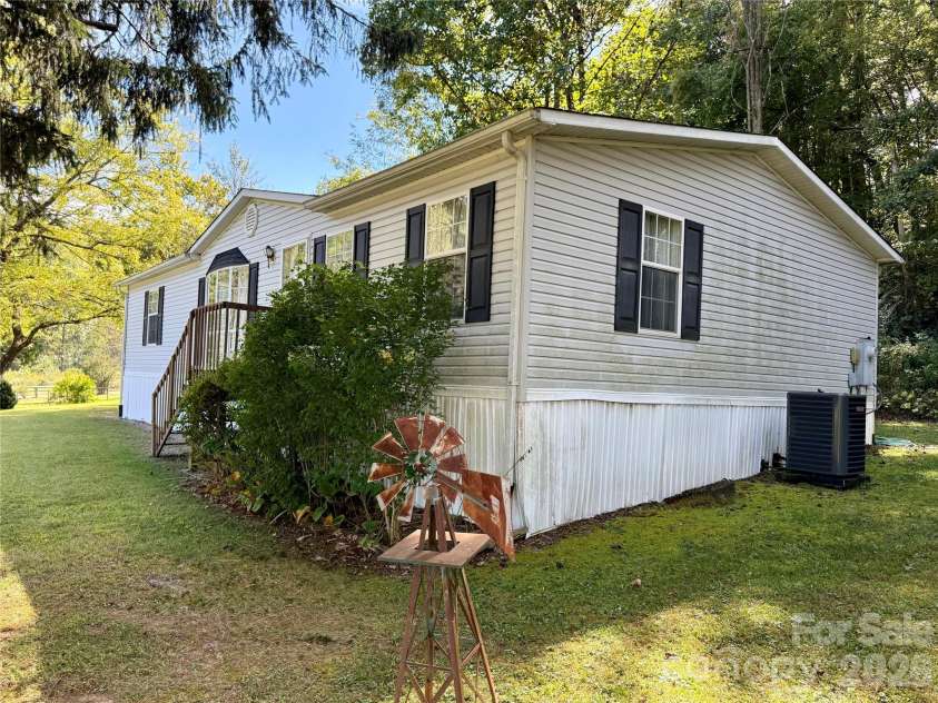 878 GW G W Whitmire Road, Rosman, NC 28772.  MLS# CAR4427358, YatesRealty ID 54831. Front Porch