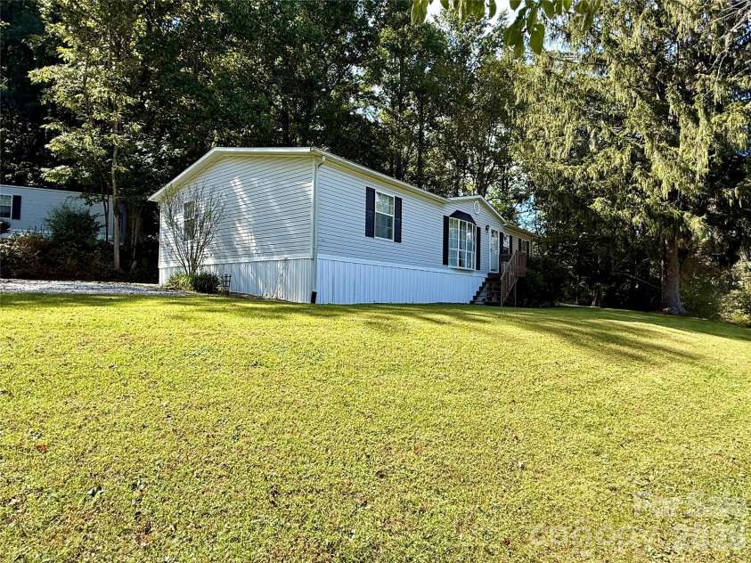 878 GW G W Whitmire Road, Rosman, NC 28772.  MLS# CAR4427358, YatesRealty ID 54831. Front Yard