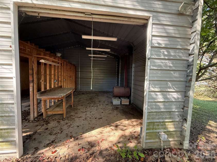 324 Briarwood Drive, Dallas, NC 28034.  MLS# CAR4430828, YatesRealty ID 54833. 