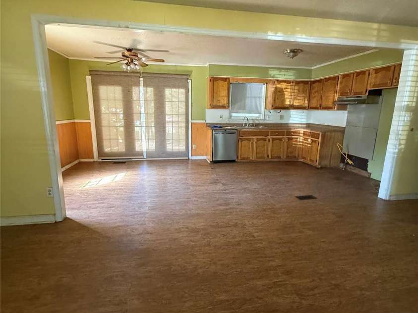 324 Briarwood Drive, Dallas, NC 28034.  MLS# CAR4430828, YatesRealty ID 54833. 