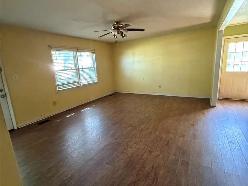 324 Briarwood Drive, Dallas, NC 28034.  MLS# CAR4430828, YatesRealty ID 54833. 