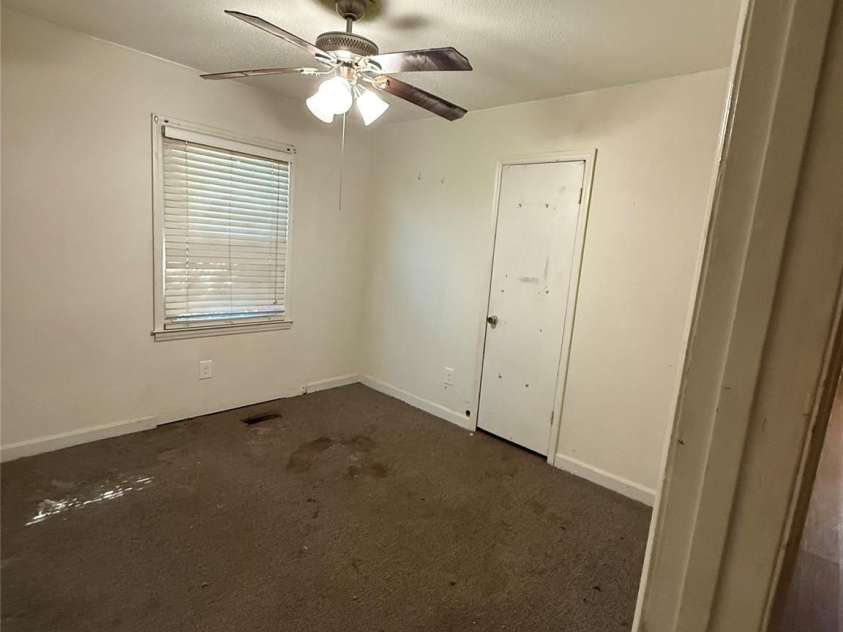 324 Briarwood Drive, Dallas, NC 28034.  MLS# CAR4430828, YatesRealty ID 54833. 