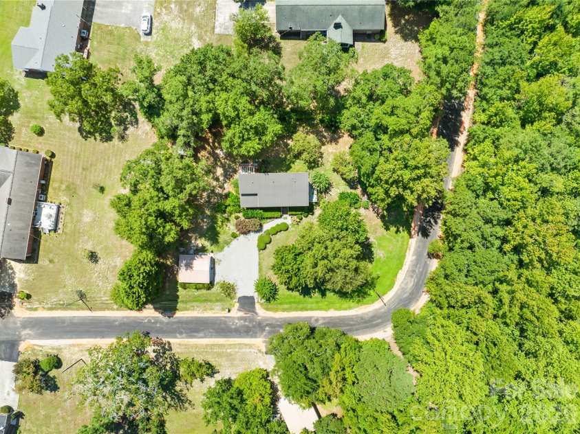 127 Kamala Road, Kershaw, SC 29067.  MLS# CAR4425627, YatesRealty ID 54835. 