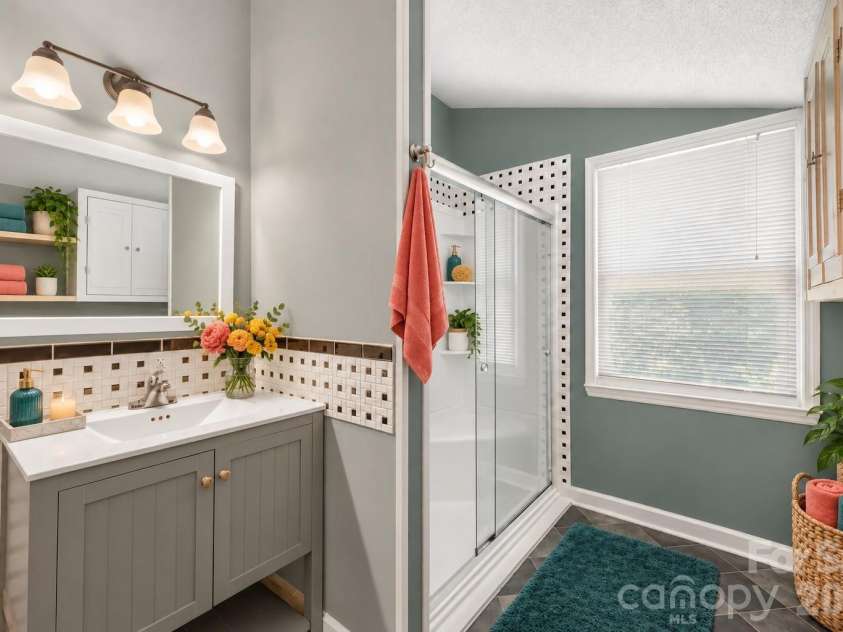 127 Kamala Road, Kershaw, SC 29067.  MLS# CAR4425627, YatesRealty ID 54835. Bathroom - VIRTUALLY STAGED