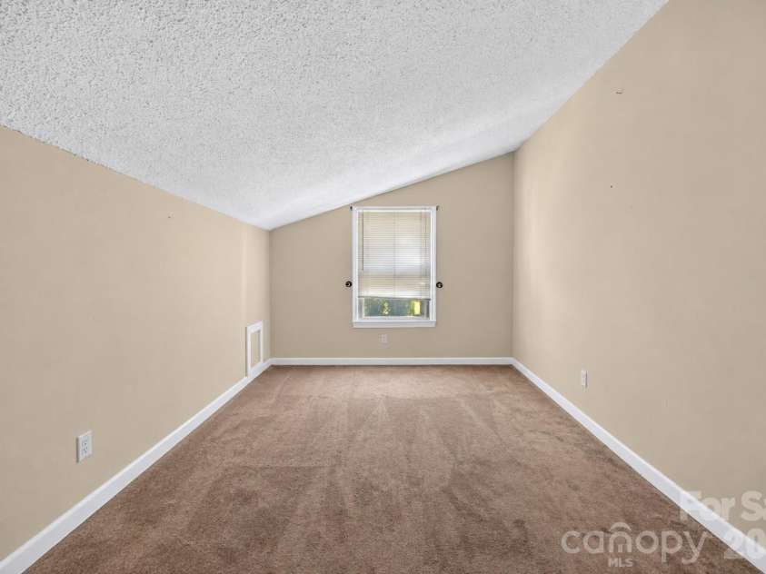 127 Kamala Road, Kershaw, SC 29067.  MLS# CAR4425627, YatesRealty ID 54835. Bedroom