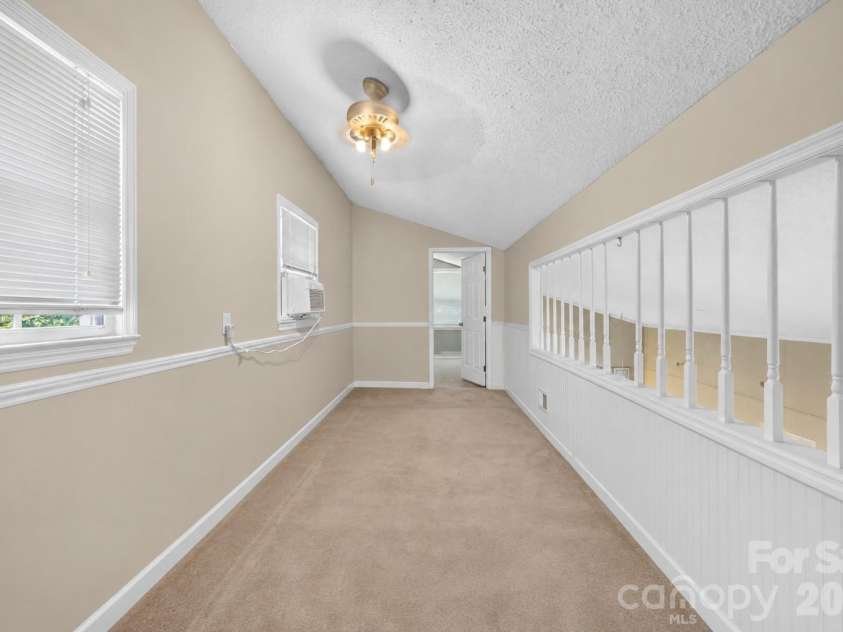127 Kamala Road, Kershaw, SC 29067.  MLS# CAR4425627, YatesRealty ID 54835. Loft
