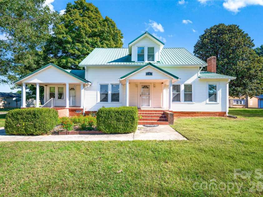 1892 Memorial Highway, Union Grove, NC 28689.  MLS# CAR4431157, YatesRealty ID 54837. Front of home