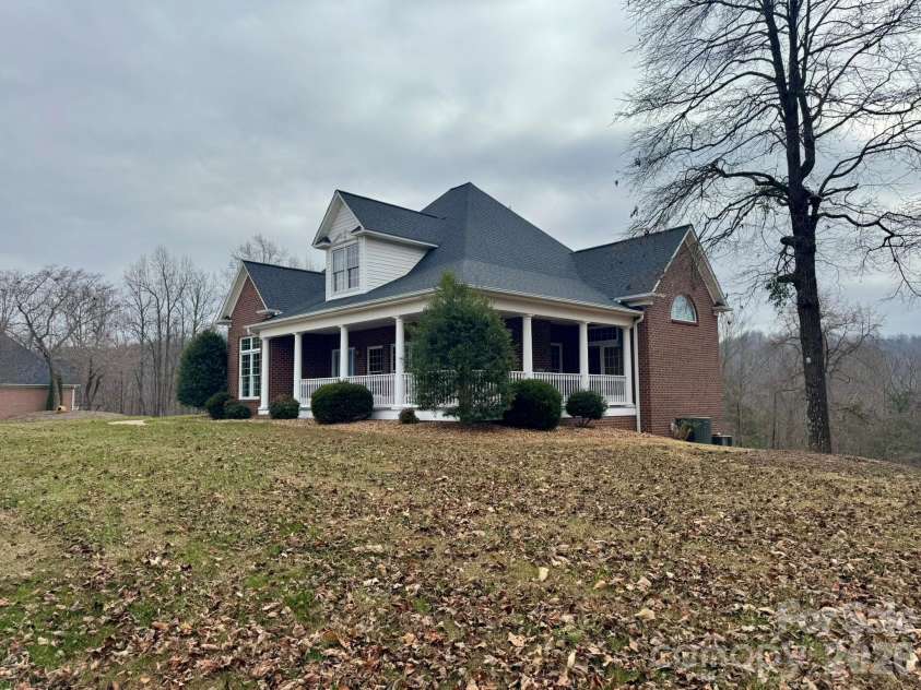 1148 Town N Country Drive, Wilkesboro, NC 28697.  MLS# CAR4334667, YatesRealty ID 54838. 