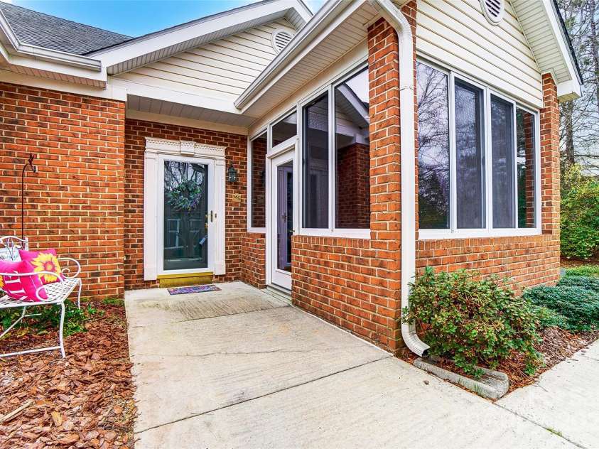 8405 Olde Troon Drive, Charlotte, NC 28277.  MLS# CAR4218471, YatesRealty ID 5484. 