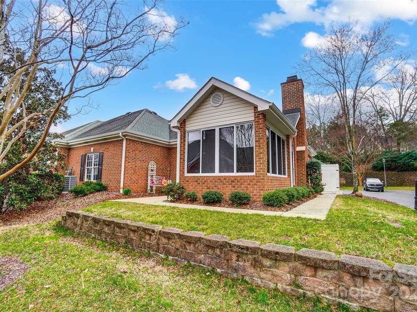 8405 Olde Troon Drive, Charlotte, NC 28277.  MLS# CAR4218471, YatesRealty ID 5484. 