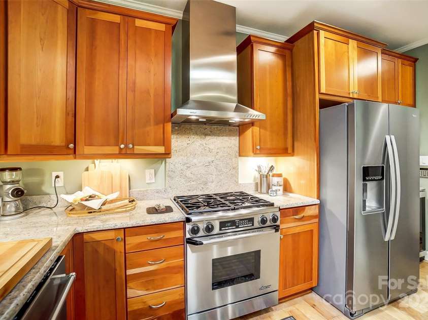 8405 Olde Troon Drive, Charlotte, NC 28277.  MLS# CAR4218471, YatesRealty ID 5484. 