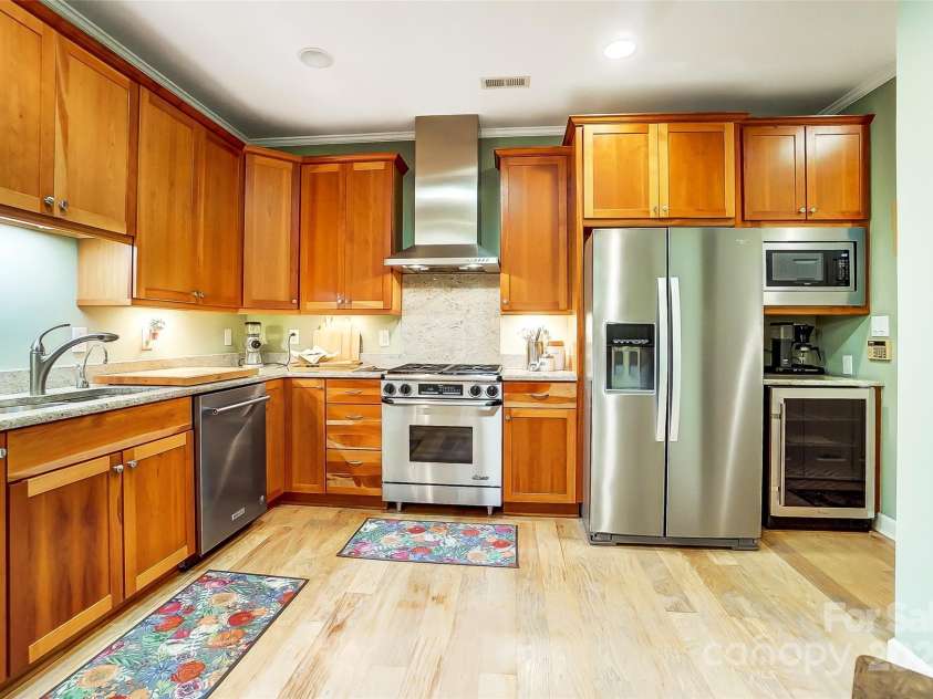 8405 Olde Troon Drive, Charlotte, NC 28277.  MLS# CAR4218471, YatesRealty ID 5484. 