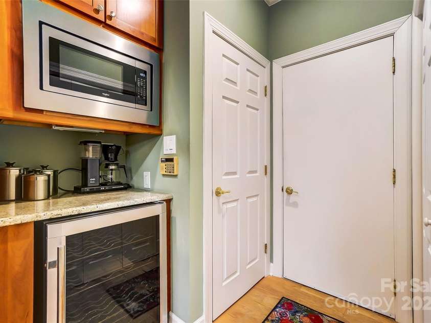 8405 Olde Troon Drive, Charlotte, NC 28277.  MLS# CAR4218471, YatesRealty ID 5484. 