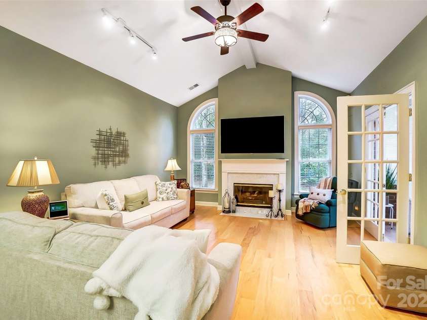 8405 Olde Troon Drive, Charlotte, NC 28277.  MLS# CAR4218471, YatesRealty ID 5484. 