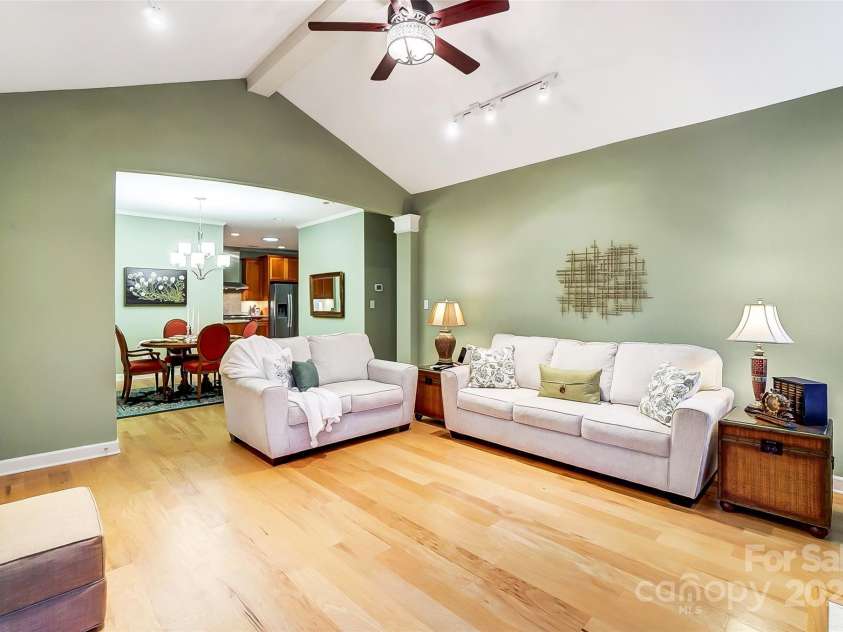 8405 Olde Troon Drive, Charlotte, NC 28277.  MLS# CAR4218471, YatesRealty ID 5484. 