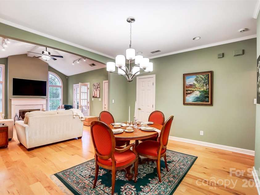 8405 Olde Troon Drive, Charlotte, NC 28277.  MLS# CAR4218471, YatesRealty ID 5484. 