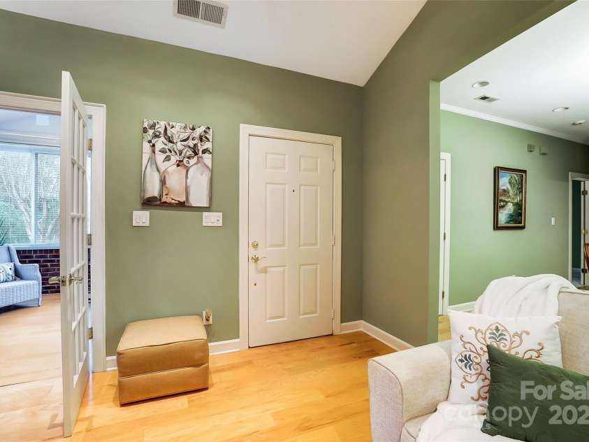 8405 Olde Troon Drive, Charlotte, NC 28277.  MLS# CAR4218471, YatesRealty ID 5484. 