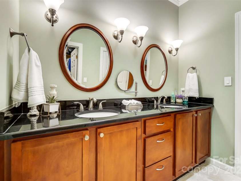 8405 Olde Troon Drive, Charlotte, NC 28277.  MLS# CAR4218471, YatesRealty ID 5484. 