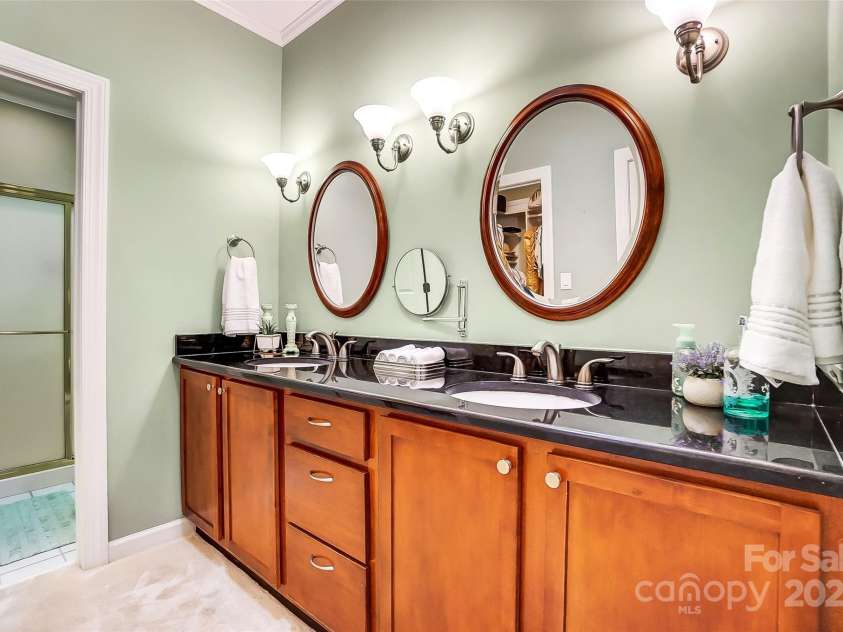 8405 Olde Troon Drive, Charlotte, NC 28277.  MLS# CAR4218471, YatesRealty ID 5484. 