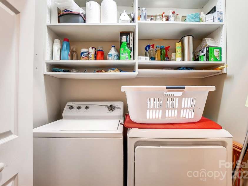 8405 Olde Troon Drive, Charlotte, NC 28277.  MLS# CAR4218471, YatesRealty ID 5484. 