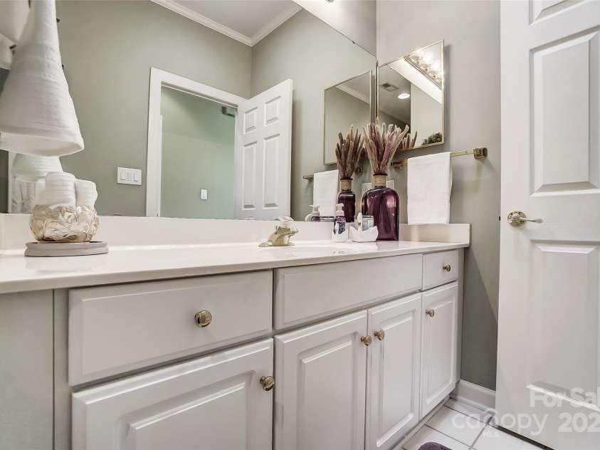 8405 Olde Troon Drive, Charlotte, NC 28277.  MLS# CAR4218471, YatesRealty ID 5484. 