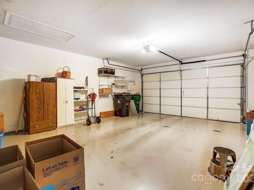 8405 Olde Troon Drive, Charlotte, NC 28277.  MLS# CAR4218471, YatesRealty ID 5484. 