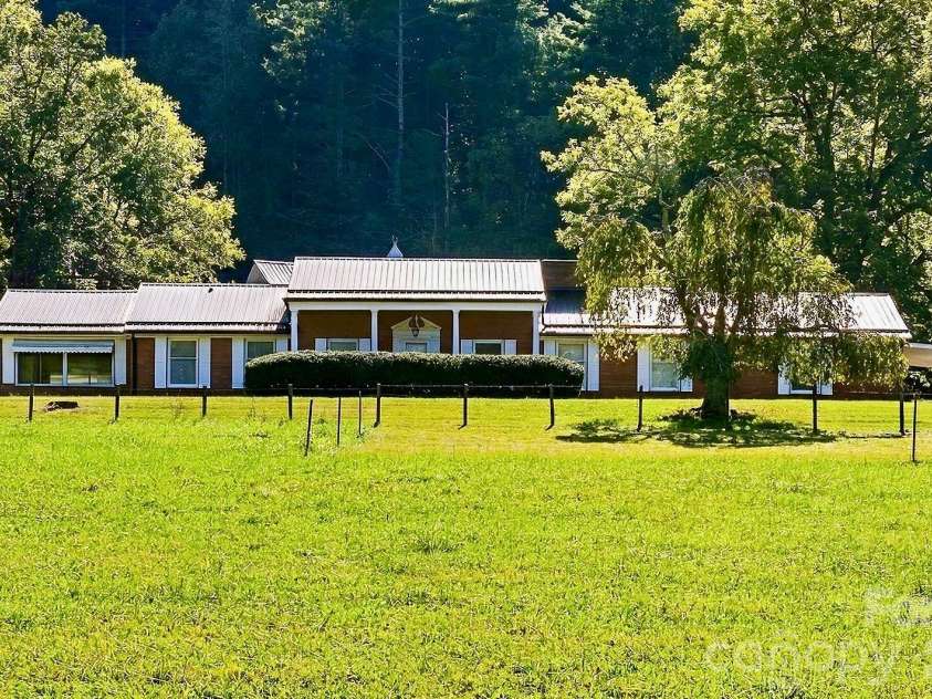 5810 Us 23 Highway, Mars Hill, NC 28754.  MLS# CAR4430509, YatesRealty ID 54840. 