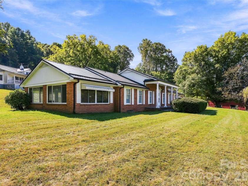 5810 Us 23 Highway, Mars Hill, NC 28754.  MLS# CAR4430509, YatesRealty ID 54840. 