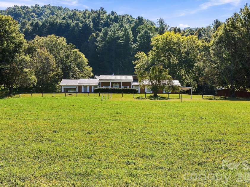 5810 Us 23 Highway, Mars Hill, NC 28754.  MLS# CAR4430509, YatesRealty ID 54840. 