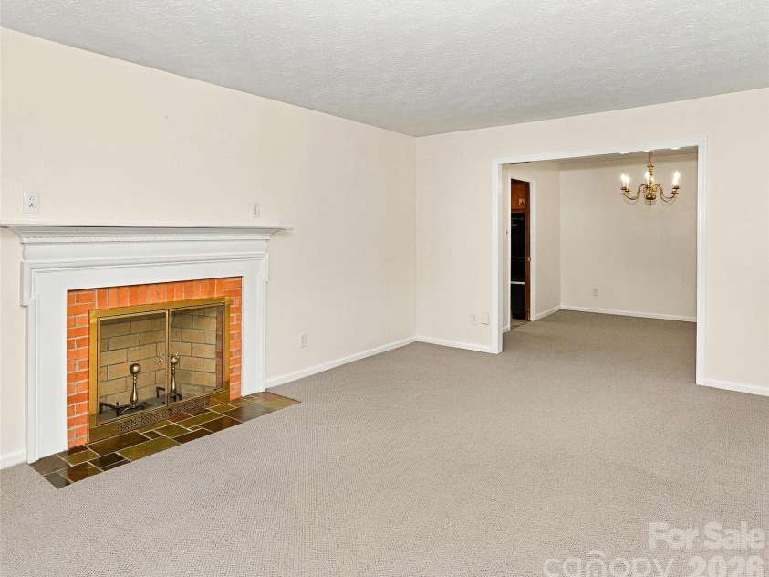 5810 Us 23 Highway, Mars Hill, NC 28754.  MLS# CAR4430509, YatesRealty ID 54840. 