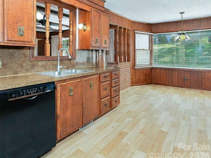 5810 Us 23 Highway, Mars Hill, NC 28754.  MLS# CAR4430509, YatesRealty ID 54840. 